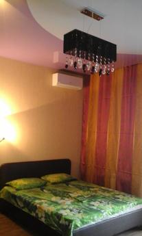 CLOCK ! DAY! WEEK! FOR THE NIGHT!, Novosibirsk - apartment by the day