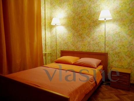 2 BR in Stalin house on Voykovskaya, Moscow - apartment by the day