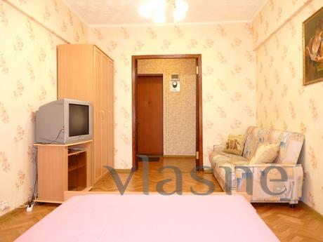 2 BR in Stalin house on Voykovskaya, Moscow - apartment by the day