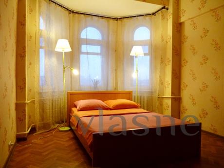 2 BR in Stalin house on Voykovskaya, Moscow - apartment by the day