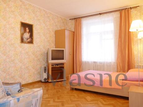 2 BR in Stalin house on Voykovskaya, Moscow - apartment by the day