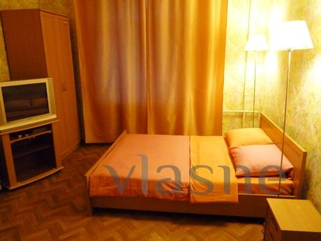 2 BR in Stalin house on Voykovskaya, Moscow - apartment by the day