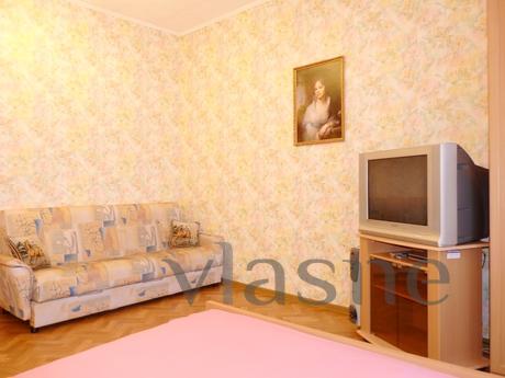 2 BR in Stalin house on Voykovskaya, Moscow - apartment by the day