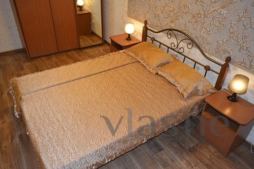 October District. Clean and comfortable. Refrigerator, TV, d