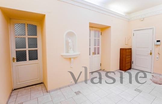 APARTMENT IN THE HEART discount factor, Saint Petersburg - apartment by the day