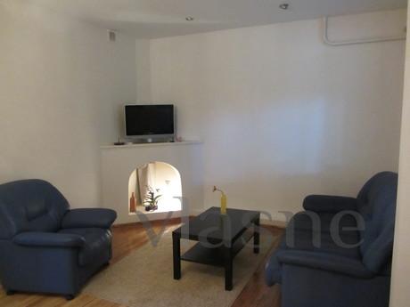 Spacious 3-bedroom apt-ra Center, Krasnodar - apartment by the day