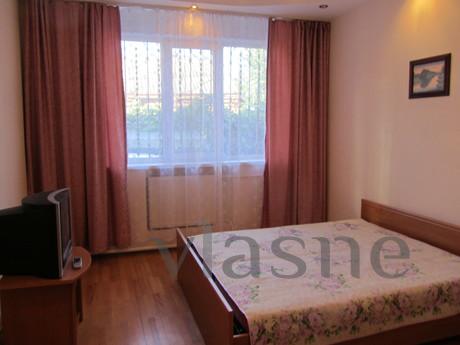 Spacious 3-bedroom apt-ra Center, Krasnodar - apartment by the day