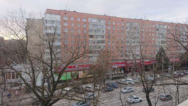 2 bedroom apartment in the center, Rostov-on-Don - apartment by the day
