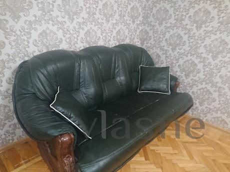 2 bedroom apartment on Krasnoarmeyskaya, Rostov-on-Don - apartment by the day