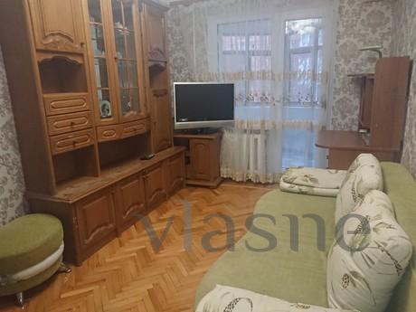 2 bedroom apartment on Krasnoarmeyskaya, Rostov-on-Don - apartment by the day