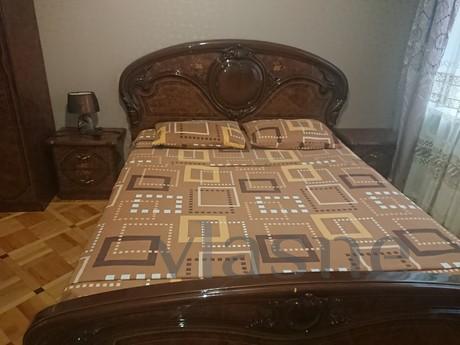 2 bedroom apartment on Krasnoarmeyskaya, Rostov-on-Don - apartment by the day