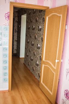 1 BR. NEAR METRO, CLOSE AKVOPARK, Yekaterinburg - apartment by the day
