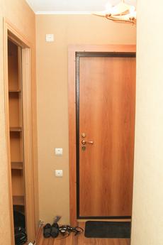 1 BR. square. near the bus station SOUTH, Yekaterinburg - apartment by the day