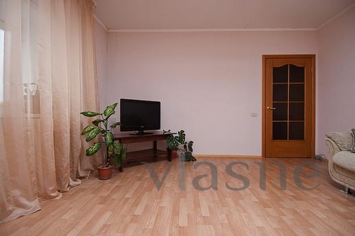 Chelyabinsk Molodogvardeitsev 39B, Chelyabinsk - apartment by the day