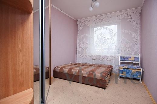 Chelyabinsk Molodogvardeitsev 39B, Chelyabinsk - apartment by the day