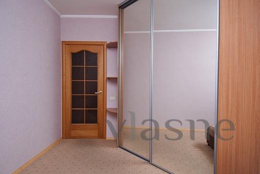 Chelyabinsk Molodogvardeitsev 39B, Chelyabinsk - apartment by the day