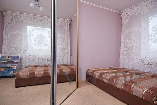 Chelyabinsk Molodogvardeitsev 39B, Chelyabinsk - apartment by the day