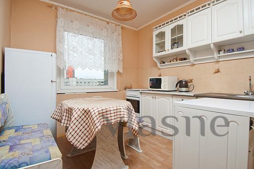 Chelyabinsk Molodogvardeitsev 39B, Chelyabinsk - apartment by the day
