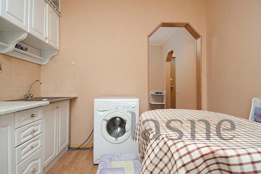 Chelyabinsk Molodogvardeitsev 39B, Chelyabinsk - apartment by the day