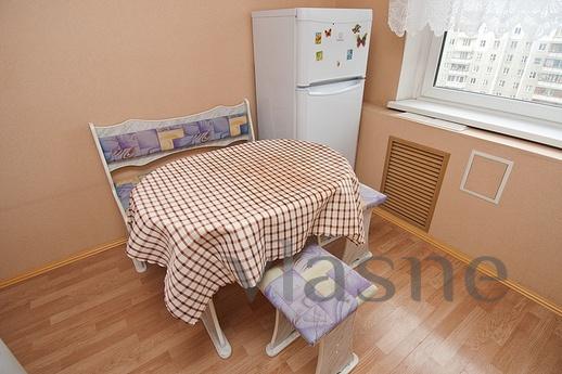 Chelyabinsk Molodogvardeitsev 39B, Chelyabinsk - apartment by the day
