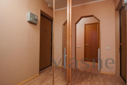 Chelyabinsk Molodogvardeitsev 39B, Chelyabinsk - apartment by the day