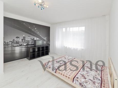 Bright, clean, spacious one-room business class apartment in