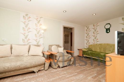 One-bedroom apartment in the heart, Yekaterinburg - apartment by the day