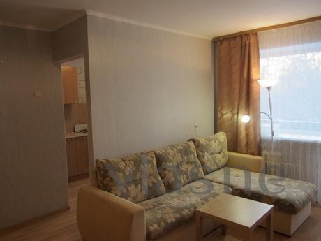 Great, warm, renovated apartment. Quiet courtyard, excellent
