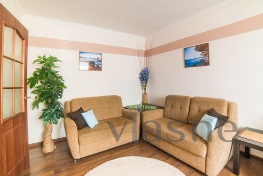 Warm apartment Shaumyana 86, Yekaterinburg - apartment by the day