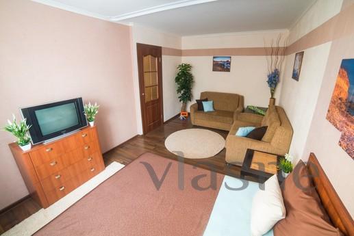 Warm apartment Shaumyana 86, Yekaterinburg - apartment by the day