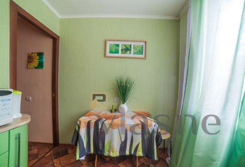 Warm apartment Shaumyana 86, Yekaterinburg - apartment by the day
