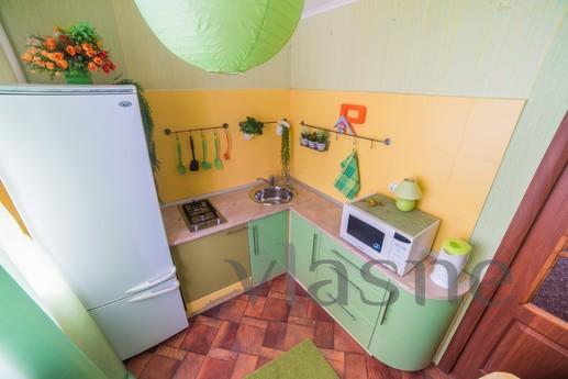 Warm apartment Shaumyana 86, Yekaterinburg - apartment by the day