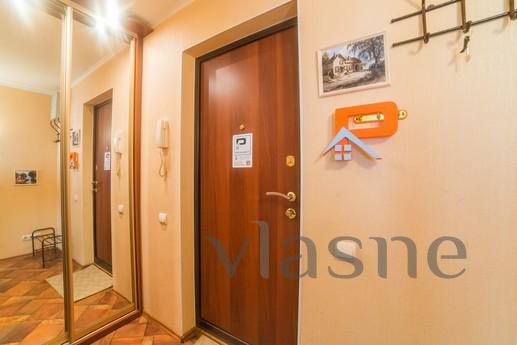 Warm apartment Shaumyana 86, Yekaterinburg - apartment by the day