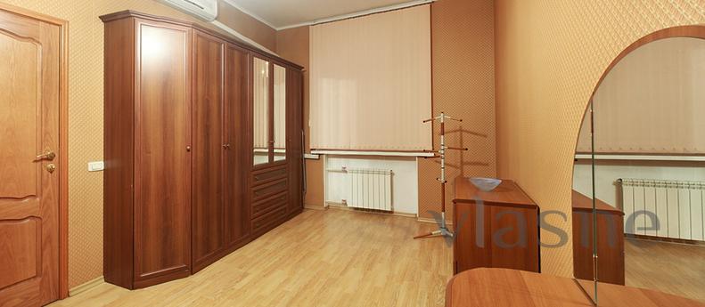 Garden-Karetnaya 6.4 p.1, Moscow - apartment by the day