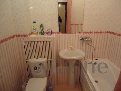 One bedroom apartment on the day, and mo, Смоленск - апартамент за нощувки
