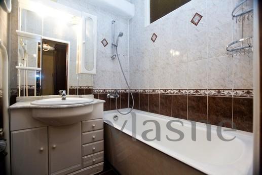 Cozy 2 bedroom apartment (025), Moscow - apartment by the day