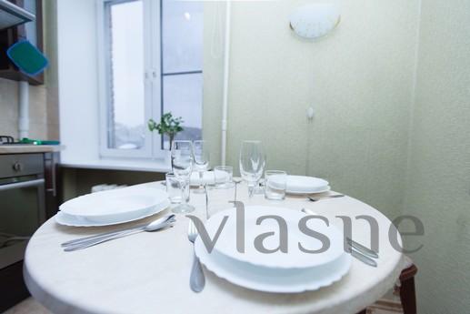 2 bedroom apartment in the Kiev (056), Moscow - apartment by the day