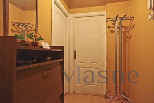 2-bedroom apartment on Smolenskaya (103), Moscow - apartment by the day