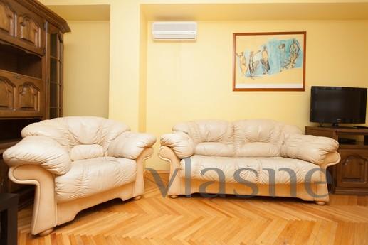 3 bedroom at Smolenskaya (120), Moscow - apartment by the day