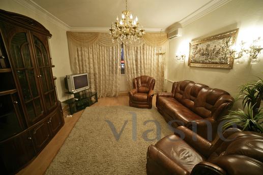 Luxurious one-bedroom apartment Luxury two-bedroom apartment in the pedestrian center of Sar