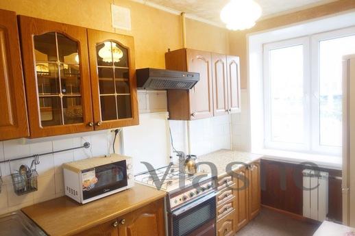 Apartment near the metro, Moscow - apartment by the day