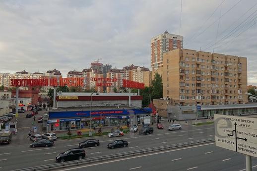 Apartment near the metro, Moscow - apartment by the day