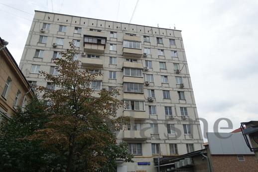 Apartment near metro Krasnopresnenskaya, Moscow - apartment by the day
