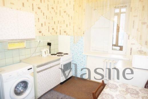 1 bedroom apartment near the metro, Moscow - apartment by the day