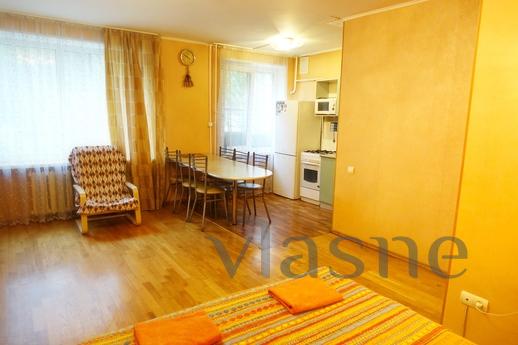 1 bedroom apartment near the metro, Moscow - apartment by the day