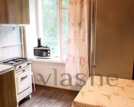 1 bedroom apartment near the metro, Moscow - apartment by the day