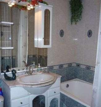 1 bedroom apartment near the metro, Moscow - apartment by the day