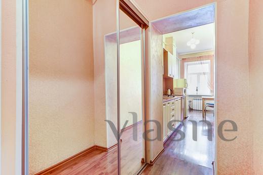 Daily 03 Наб. rivers Moika d 27-27, Saint Petersburg - apartment by the day