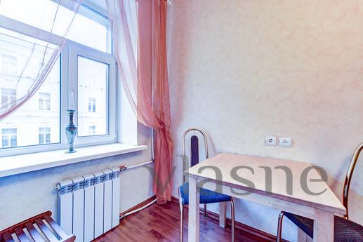 Daily 03 Наб. rivers Moika d 27-27, Saint Petersburg - apartment by the day