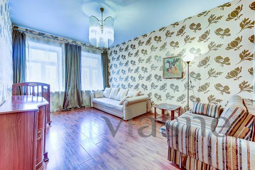 Daily 03 Наб. rivers Moika d 27-27, Saint Petersburg - apartment by the day